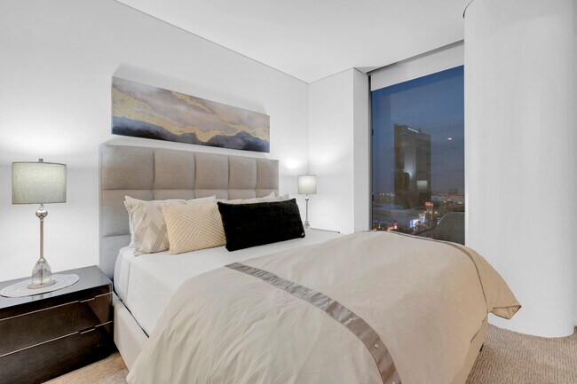 Building Photo - 3722 S Las Vegas Blvd