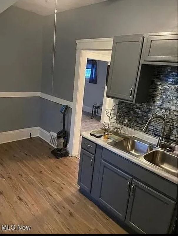 Building Photo - 4145 E 120th St