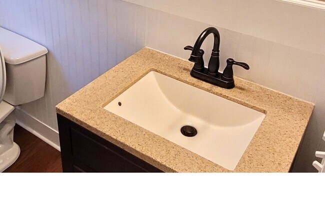 Building Photo - Coming Available!