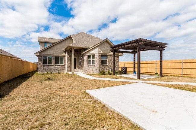 Building Photo - 2104 Pindos Pony Way