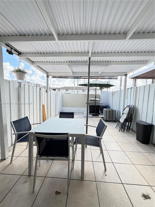 Building Photo - 2201 W 52nd St