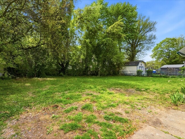 Building Photo - Fully Renovated Rental with Designer Kitchen, Modern Bath & Bonus Spaces – Stratford, NJ