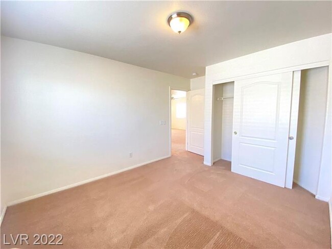 Building Photo - Available March 1, 2025. Gorgeous SW Las V...