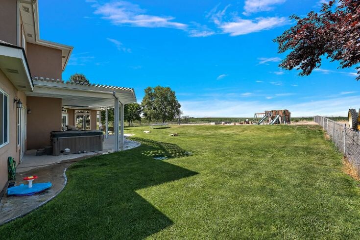 Building Photo - 18227 Southlake Cir