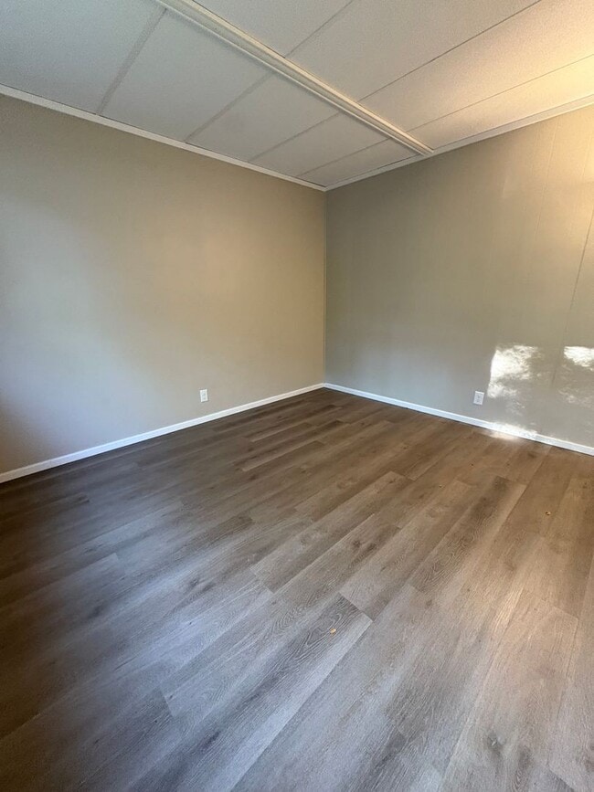 Building Photo - AI - 05 - Avon St