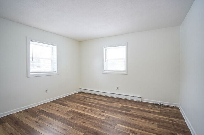 Building Photo - 98 N Alhambra Cir