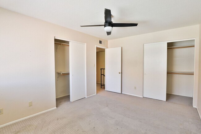 Building Photo - Desert Vibes & Modern Living in the Heart ...