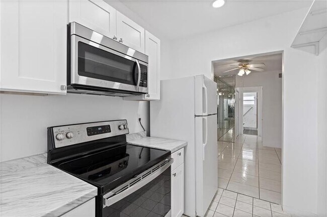 Building Photo - 721 Atlantic Shores Blvd