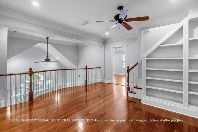 Building Photo - 529 Queens Rd