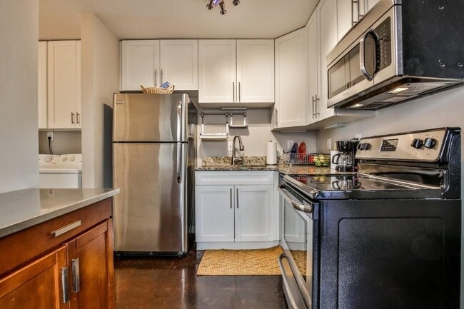 Building Photo - 455 Atlanta Ave SE