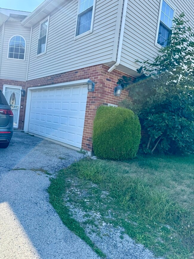 Primary Photo - 15544 Greenwood Rd