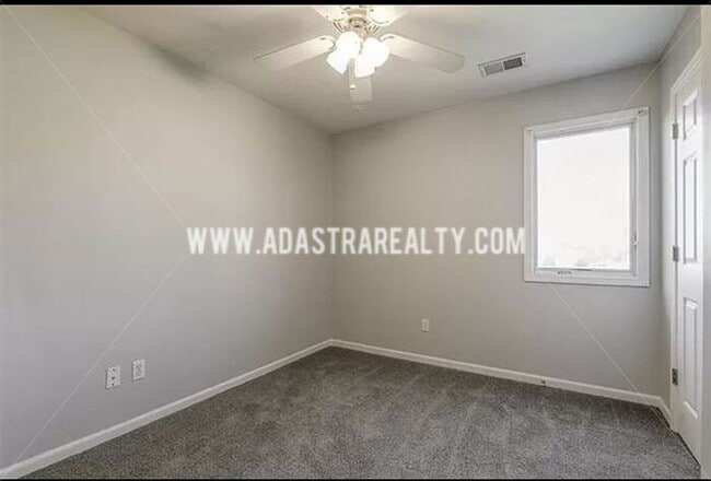 Building Photo - Spacious 3 Bed/2.5 Duplex in Louisburg-Available NOW!!