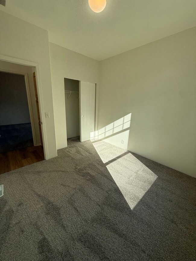 Building Photo - Newly Renovated 3 bed/2 bath manufactured home!