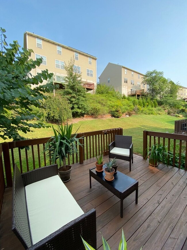 Building Photo - Picturesque Townhome in Ephrata