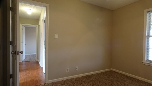 Building Photo - 1062 Shadow Ridge Ave