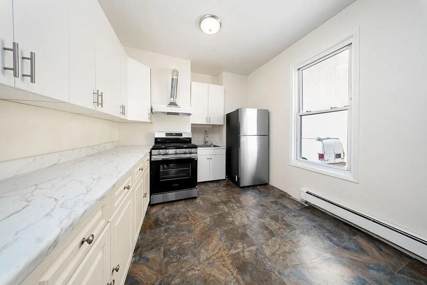 Building Photo - 33-34 9th St