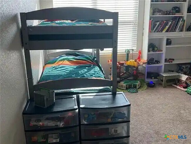 Building Photo - 248 Oak Creek Way