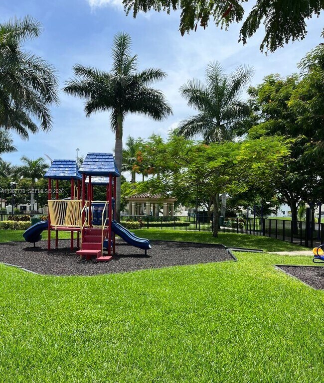 Building Photo - 8925 W 35th Ct