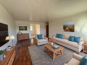 Building Photo - 210 Sunnyside Dr