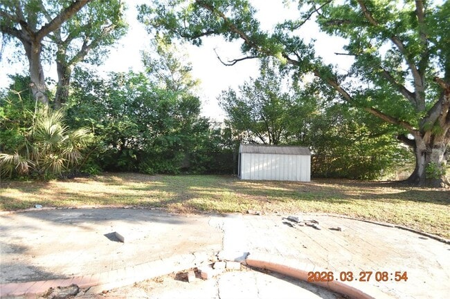 Building Photo - 10110 Alambra Ave