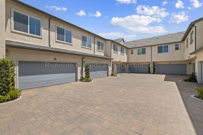 Building Photo - 3530 E Delight Paseo