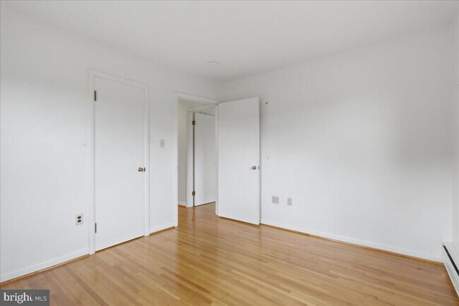Building Photo - 3044 N Frederick Pike
