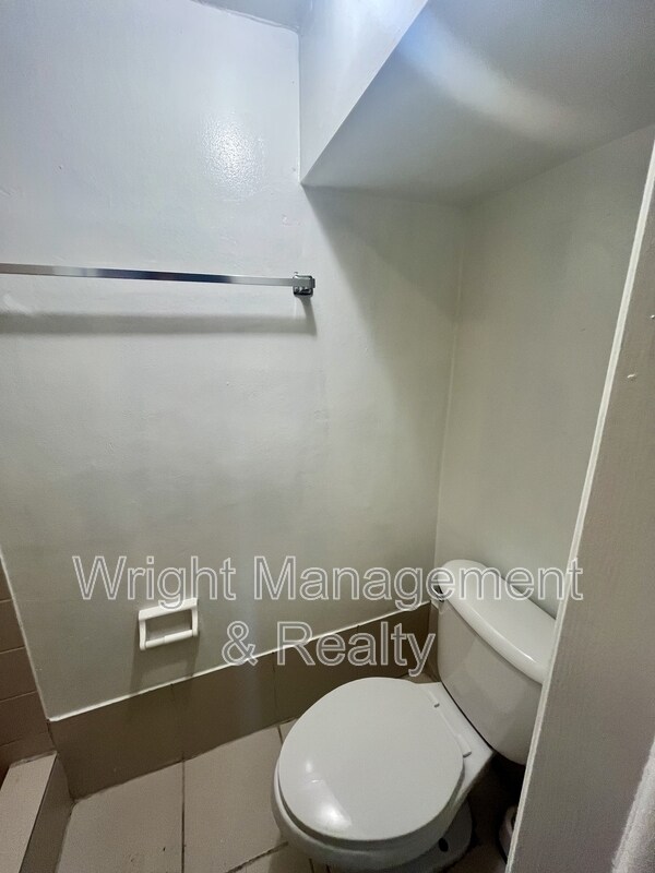 Building Photo - 5033 Farley Dr