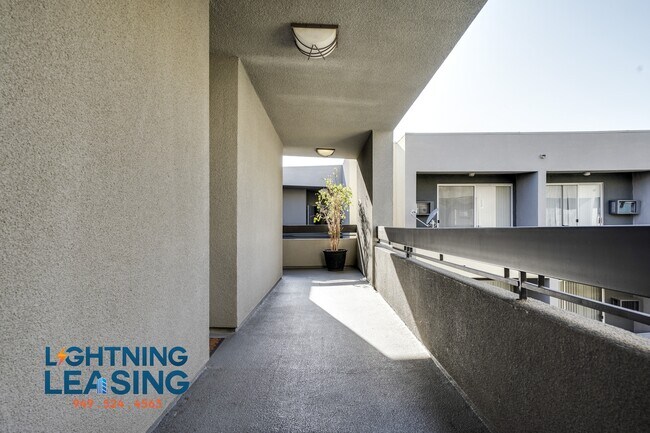 Building Photo - 11225 Morrison St