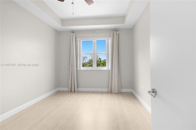 Building Photo - 20000 E Country Club Dr