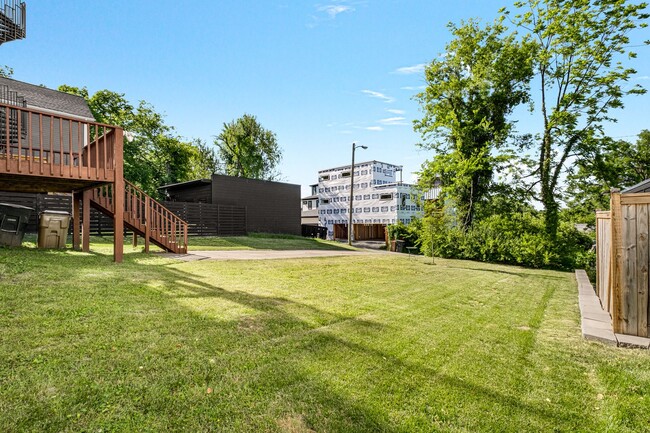 Building Photo - 3 Bedroom next to Wedgewood-Houston