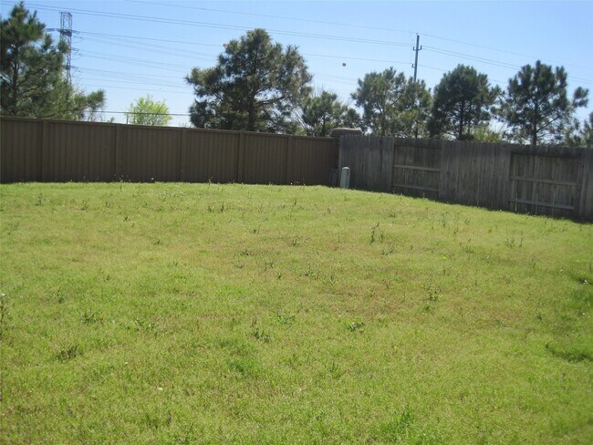 Building Photo - 24670 Folkstone Cir