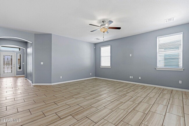 Building Photo - 4704 Marisabel Azcarate St