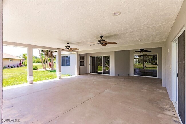 Building Photo - 2615 6th St W