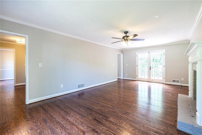 Building Photo - 1093 Wash Lee Dr SW
