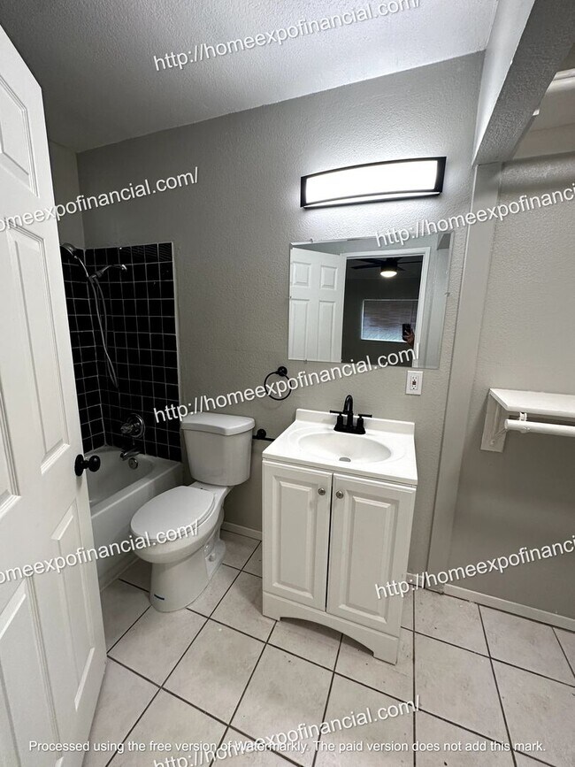 Building Photo - 25256 1/2 E Bessant St