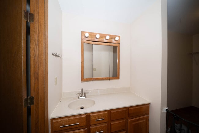 Building Photo - 3516 Kings Lair Dr