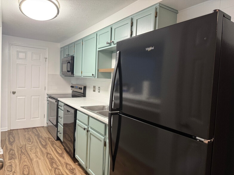 Kitchen - 7600 Portadown Ct