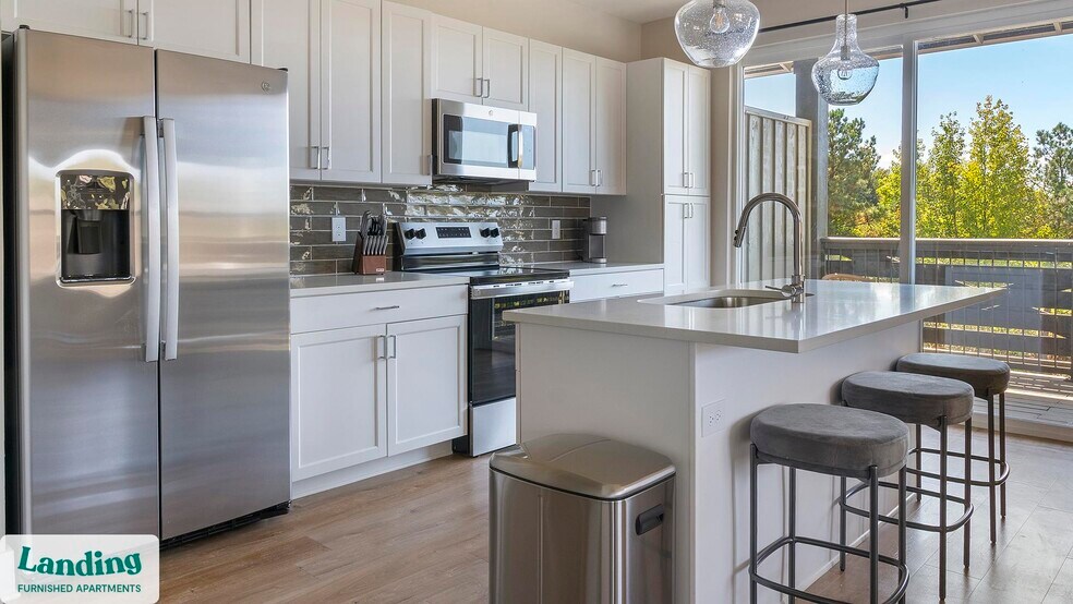 Building Photo - 1000 Forestview Dr