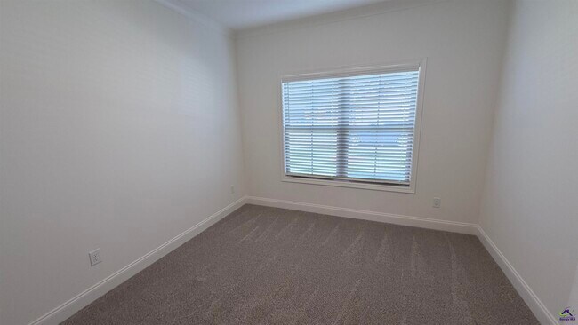 Building Photo - 524 Bristleleaf Path