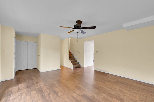 Building Photo - $2,550.00 - 4 Bedrooms, 2.5 Bathroom, Town...