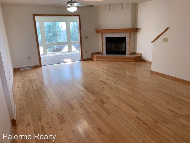Primary Photo - 4103-4181 Woodland Hills Cir
