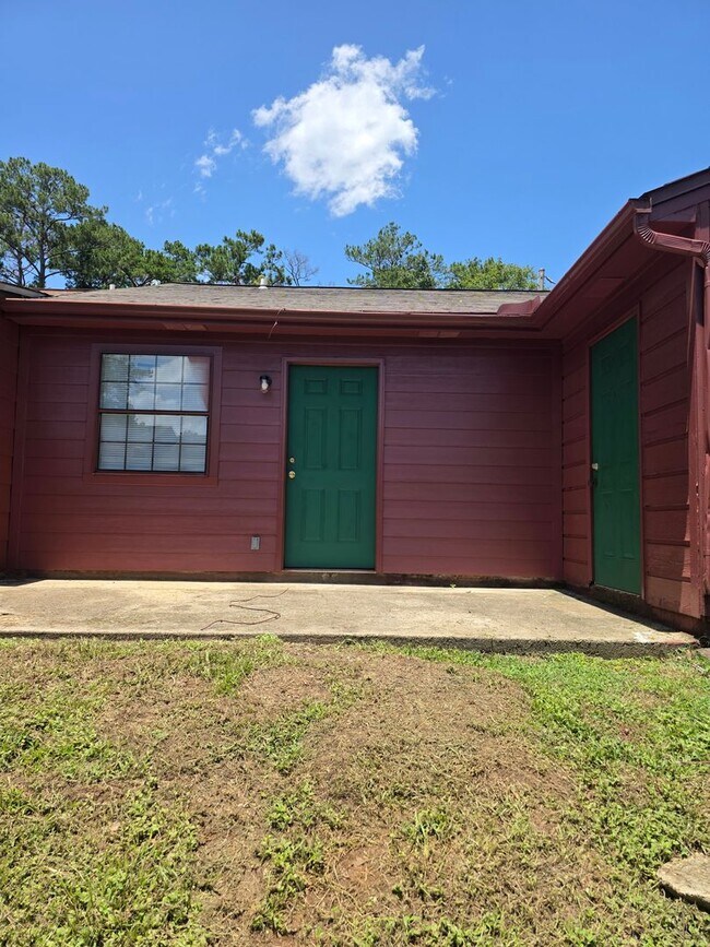 Building Photo - 2350 Hartsfield Way