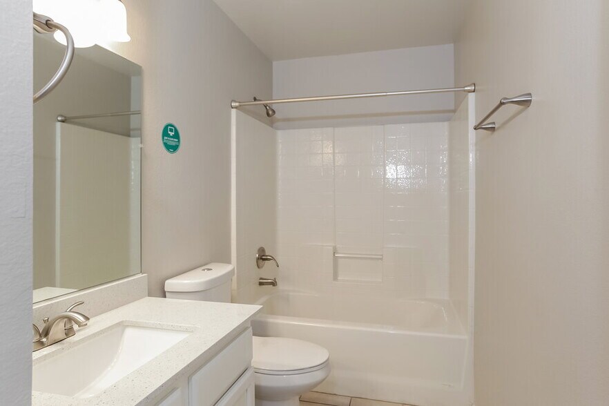 Building Photo - 477 Wright Way