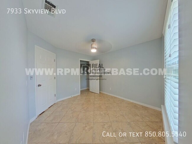 Building Photo - 7933 Skyview Blvd