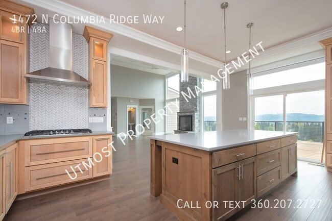 Building Photo - Stunning custom 4BD contemporary home in W...