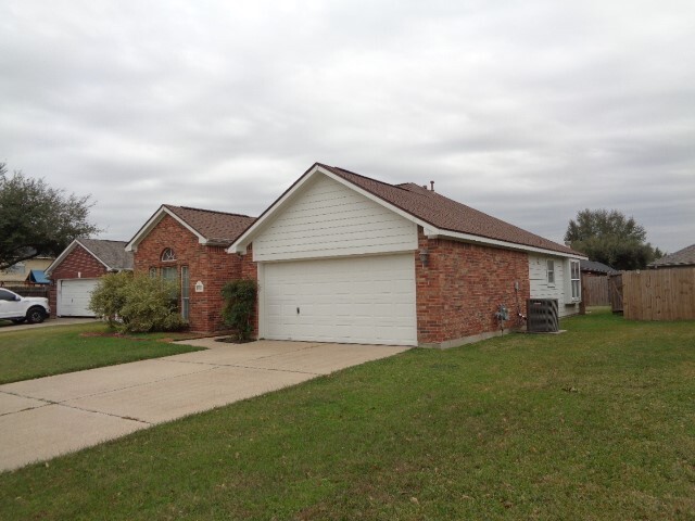 Building Photo - 19323 Palmoral Dr