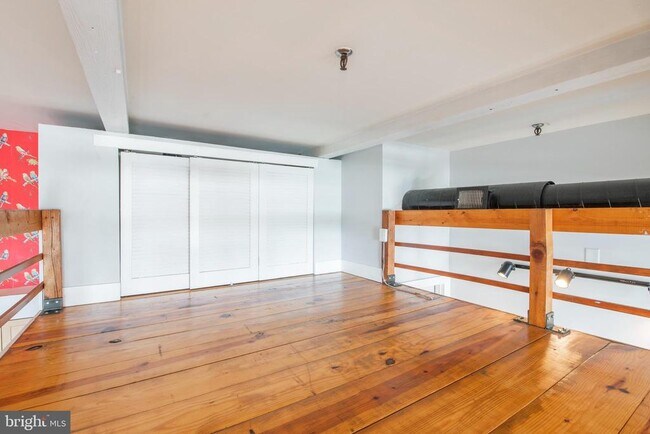 Building Photo - 313 Arch St