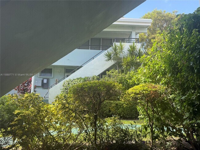 Building Photo - 1070 98th St