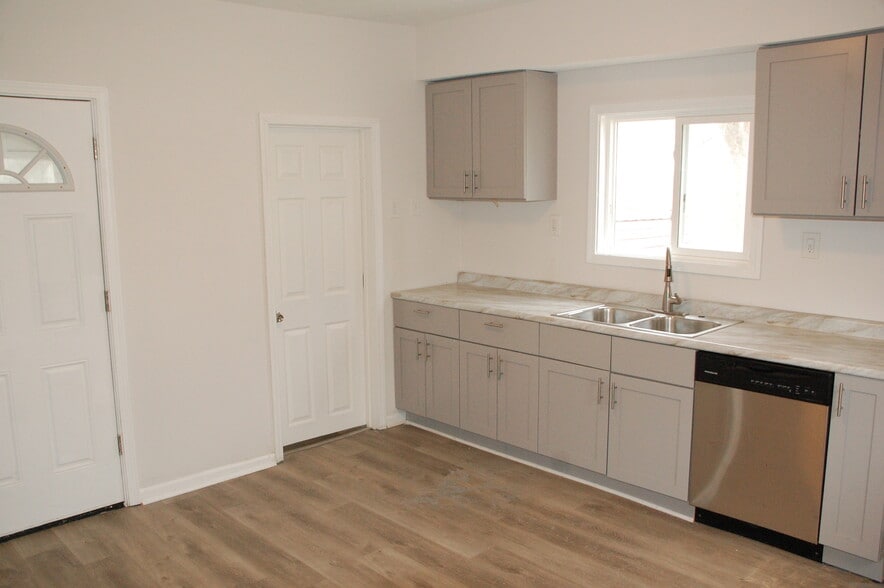 All New Kitchen - 575 W 13th St