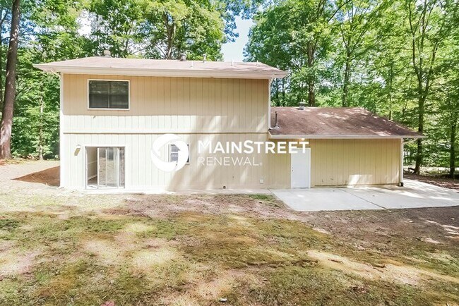 Building Photo - 3 Bedroom Pet-Friendly Home in Fayetteville, GA with Main Street Renewal